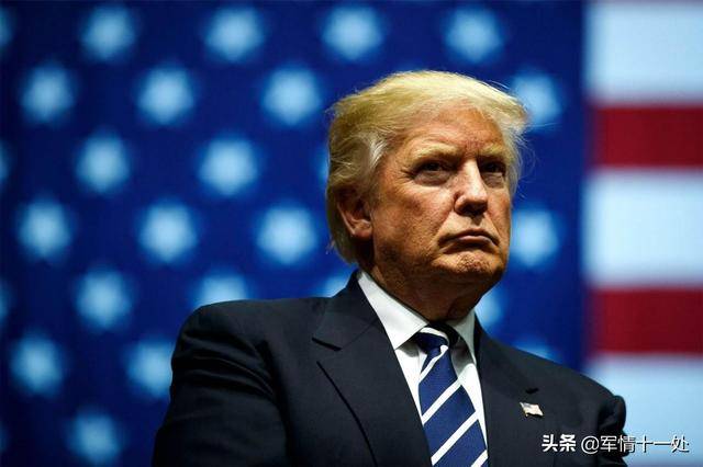 哈梅内伊三个儿子现身告别仪式,家族的坚韧与国家的哀悼 哈梅内伊三个儿子现身告别仪式,家族的坚韧与国家的哀悼